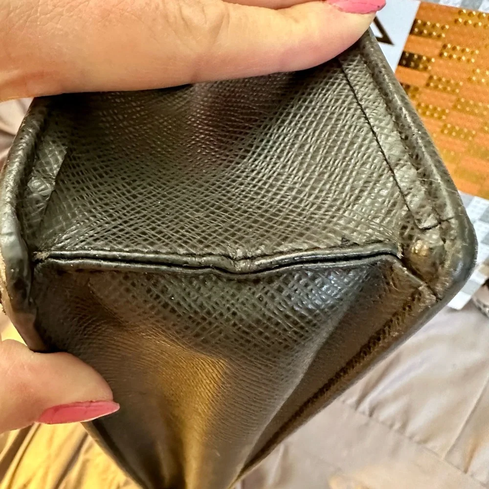 Auth‎ Louis Vuitton Black Taiga Porto Document Angara